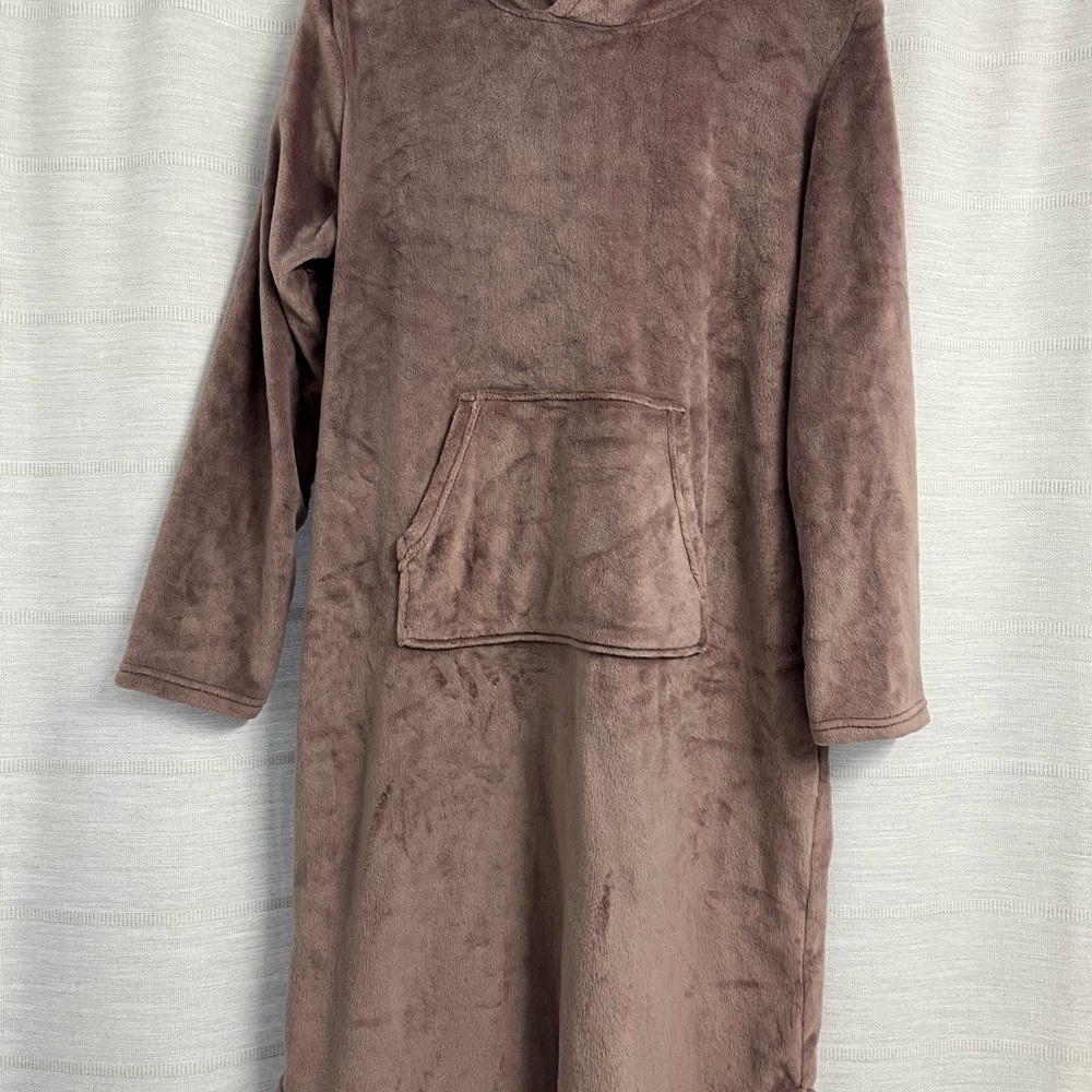 Cozy Purplish-Pink Plush Hooded Sleep lounger with Pocket
